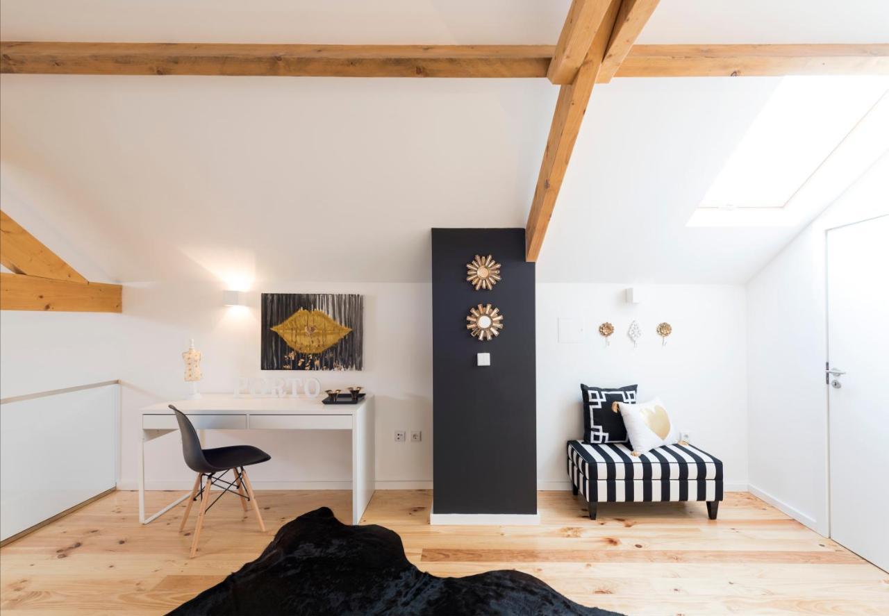 Golden Apartment *