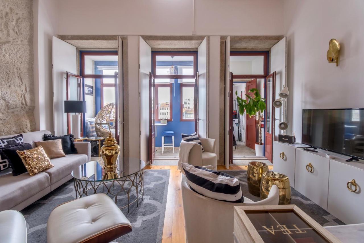 Golden Apartment